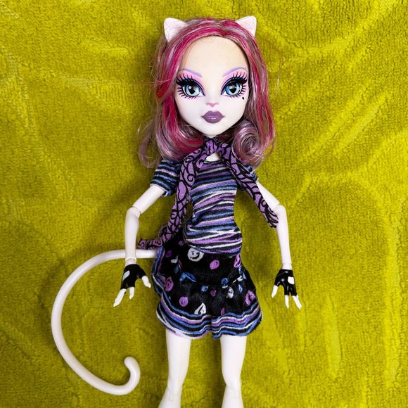 Monster High Doll Catrine DeMew - Scaris City of Frights Mattel 2012 - Picture 2 of 5
